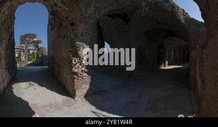 Anfiteatro campano edificato sul modello del Colosseo di Roma / Campanian amphitheater built on the model of the Colosseum in Rome Stock Photo