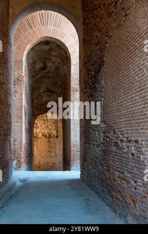 Anfiteatro campano edificato sul modello del Colosseo di Roma / Campanian amphitheater built on the model of the Colosseum in Rome Stock Photo