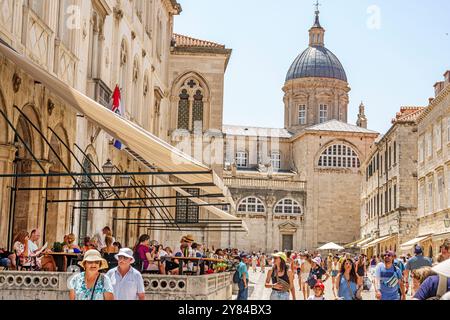 Dubrovnik Croatia,Old Town,Ulica Pred Dvorom street,Gradska kavana Arsenal restaurant,al fresco porch dining,The Cathedral of the Assumption of the Vi Stock Photo