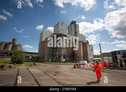 The cement production facility at Heidelberg Materials’ Padeswood Works in Mold, Flintshire, North Wales.   Heidelberg Materials, a German-owned compa Stock Photo