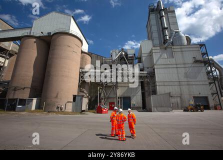 The cement production facility at Heidelberg Materials’ Padeswood Works in Mold, Flintshire, North Wales.   Heidelberg Materials, a German-owned compa Stock Photo