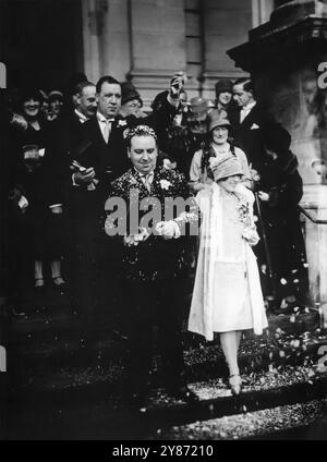 Alfred Hitchcock marries Alma Reville at Bromptom Oratory, South Kensington, London 1926 Stock Photo