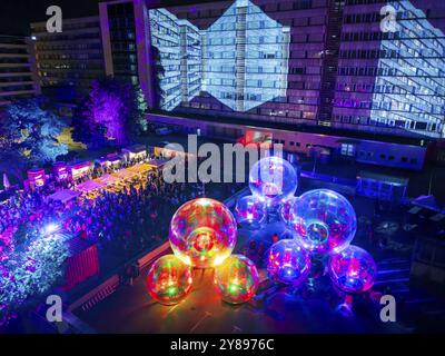 Marienplatz - Pop-up-Museum, Das Deck, Evanescent, Atelier Sisu Marienplatz -, Parteifalte, hinten, Widerstandsmoment II, Hinrich Gross The 2nd editio Stock Photo