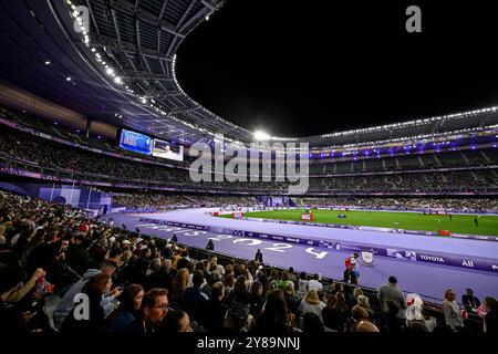 General atmosphere illustration view (ambience or ambiance) with the crowd during the athletics event of the Paris 2024 Paralympic Games at Stade de France in Paris, France on September 5 2024. Credit: Victor Joly/Alamy Live News Stock Photo