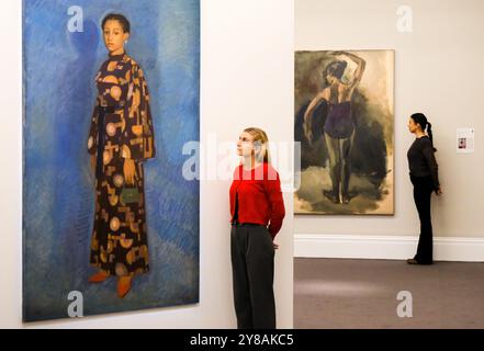 Sotheby’s, London, UK. 4th Oct 2024. Sotheby’s London auctions & exhibitions, £200 million of art to go on public view. Sotheby’s exhibits over £220 million worth of art under one roof, during London’s frieze week. Featuring the likes of David Hockney, Kandinsky, Picasso, De Kooning, Warhol & Guston On View in London 3-9 October & Travelling to Paris for 12-24 October. Credit: Matthew Chattle/Alamy Live News Stock Photo