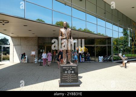 Statue of President Gerald Ford outside the Gerald Ford Presidential Library in Grand Rapids, Michigan Stock Photo