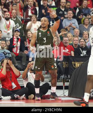 Carsen Edwards (FC Bayern Basketball, #3) jubelt. GER, FC Bayern Basketball vs. Real Madrid, Basketball, Euroleague, Saison 2024/2025, 03.10.2024, Foto: Eibner-Pressefoto/Marcel Engelbrecht Stock Photo