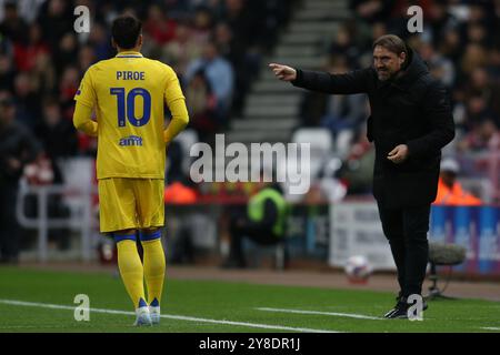 Leeds United Manager Daniel Farke issues instructions to Leeds United's Joël Piroe during the Sky Bet Championship match between Sunderland and Leeds United at the Stadium Of Light, Sunderland on Friday 4th October 2024. (Photo: Michael Driver | MI News) Credit: MI News & Sport /Alamy Live News Stock Photo