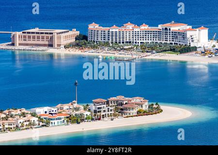 Dubai luxury villas real estate on The Palm Jumeirah artificial island with beach in the United Arab Emirates Stock Photo