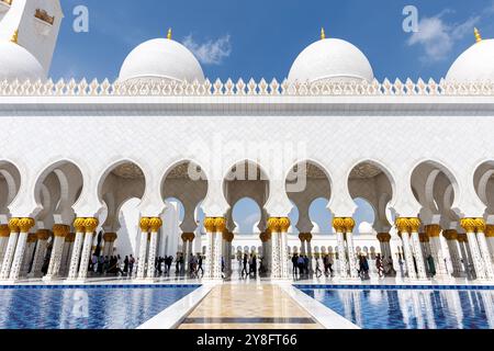 Sheikh Zayed Grand Mosque building in Abu Dhabi, United Arab Emirates Stock Photo