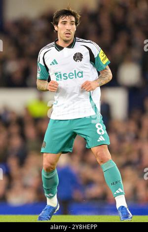 Liverpool, UK. 05th Oct, 2024. Goodison Park LIVERPOOL, ENGLAND - OCTOBER 05: Sandro Tonali of Newcastle during the Premier League 2024/25 Matchweek 7 match between Everton FC and Newcastle United at Goodison Park, on October 05, 2024 in Liverpool, England. (Photo by Richard Callis/SPP) (Richard Callis/SPP) Credit: SPP Sport Press Photo. /Alamy Live News Stock Photo