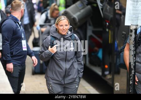 Brisbane Road, London, UK. 6th Oct, 2024. Womens Super League Football, Tottenham Hotspur versus Liverpool; Tottenham Hotspur senior assistant head coach and former Liverpool manager Vicky Jepson arriving at the stadium ahead of the match. Credit: Action Plus Sports/Alamy Live News Stock Photo