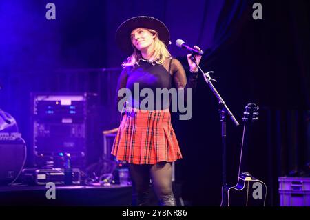 Johanna Mross von More than Words live auf der Country Messe Erfurt in der Messehalle. Erfurt, 05.10.2024 *** Johanna Mross from More than Words live at the Country Messe Erfurt in the Messehalle Erfurt, 05 10 2024 Foto:xM.xWehnertx/xFuturexImagex words 4104 Stock Photo