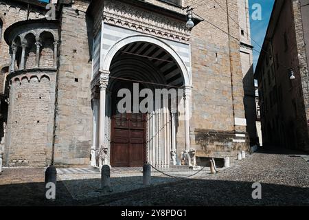 Porch of the white lions, southern Prothyrum of the Basilica of Santa Maria Maggiore, church located in Citta Alta, Piazza del Duomo, Bergamo, Italy Stock Photo