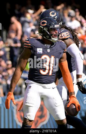 Chicago Bears safety Kevin Byard III (31) and linebacker Tremaine ...