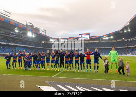 Basel, Switzerland. 06th Oct, 2024. Basel, Switzerland, October 06st 2024: FC Basel 1893 cheers at the end of the Super League football match between FC Basel 1893 and BSC Young Boys at St. Jakob Park in Basel, Switzerland. Philipp Kresnik (Philipp Kresnik/SPP) Credit: SPP Sport Press Photo. /Alamy Live News Stock Photo