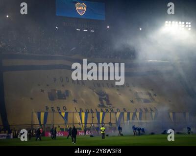 Buenos Aires, Argentina. 06th Oct, 2024. Boca Juniors receives 'Asociación Atlética Argentinos Juniors' at the La Bombonera Stadium for a new date of the AFA Professional Soccer League. The Xeneizes' goal was scored by Miguel Angel Merentiel to give the local team a 1-0 victory. Credit: Facundo Morales/Alamy Live News Stock Photo