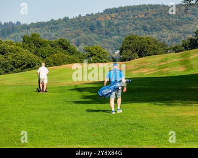 Golfers in Perth city, Scotland Stock Photo