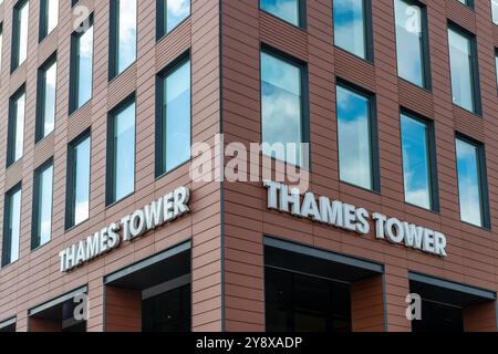 Thames Tower office block near Reading Station in the Berkshire town, England, UK Stock Photo