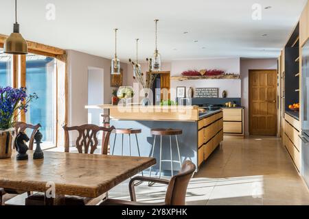 Modern designer open plan kitchen in Gloucestershire, England, UK Stock Photo