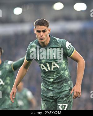 Micky van de Ven of Spurs during the Premier League match between Brighton and Hove Albion and Tottenham Hotspur at the American Express Stadium  , Brighton , UK - 6th October 2024 - Photo Simon Dack / Telephoto Images. Editorial use only. No merchandising. For Football images FA and Premier League restrictions apply inc. no internet/mobile usage without FAPL license - for details contact Football Dataco Stock Photo