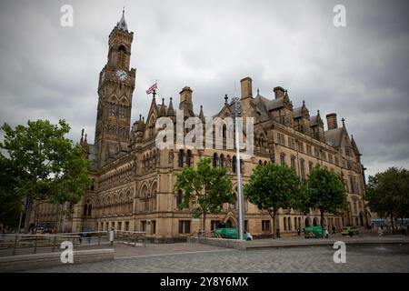 Centenary Square and The City Hall of Bradford in West Yorkshire which is preparing to become the UK City of Culture 2025. Ongoing works commence in t Stock Photo