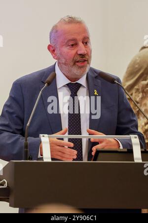 Gedenkveranstaltung des jüdischen Landesverbands Rheinland-Pfalz. Ein Jahr 7. Oktober, ein Jahr Massaker auf Israel. Im Mainzer Landesmuseum gedenken die jüdischen Gemeinden mit Ministerpräsident Alexander Schweitzer und weiteren Politikern den Opfern. Rede des Vorsitzenden des Landesverbandes der Jüdischen Gemeinden von Rheinland-Pfalz Avadislav Avadiev 07.10.24 *** Commemorative event of the Rhineland-Palatinate Jewish Community Association One year 7 October, one year of massacre in Israel The Jewish communities commemorate the victims with Minister President Alexander Schweitzer and other Stock Photo