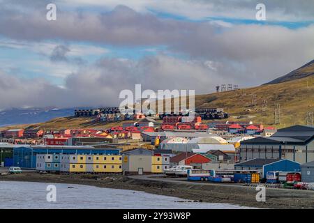 View of town of Longyearbyen on the island of Spitsbergen in the Svalbard Archipelago, Norway, Arctic, Europe Stock Photo