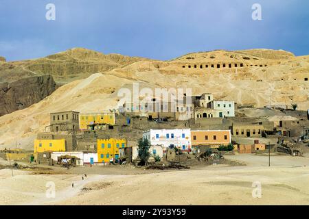 Village of the foothills on the west bank of the Nile river, Thebes, Egypt, North Africa, Africa Stock Photo