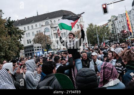 Berlin, Germany. 07th Oct, 2024. A pro-Palestinian demonstrator chants slogans during a protest for Palestinian rights on the first anniversary of the Hamas invasion of southern Israel in Berlin. The protest, held under the slogan “Glory to the Resistance,” was accompanied by a large police presence. On October 7, 2023, thousands of Hamas militants stormed from the Gaza Strip into Israel, killing 1,139 people and kidnapping Israelis. Credit: SOPA Images Limited/Alamy Live News Stock Photo