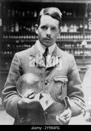 HENRY MOSELEY (1887-1915) English physicist in 1910 at the Balliol-Trinity Laboratories in Oxford Stock Photo