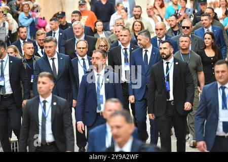 Croatia, Dubrovnik, 091024. Andrej Plenkovic, Volodimir Zelenski and other high officials walked along Stradun after the end of the plenary part of the Ukraine - Southeast Europe summit. Photo: Bozo Radic / CROPIX Dubrovnik Croatia Copyright: xxBozoxRadicx br summit dubrovnik22-091024 Stock Photo