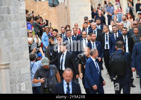 Croatia, Dubrovnik, 091024. Andrej Plenkovic, Volodimir Zelenski and other high officials walked along Stradun after the end of the plenary part of the Ukraine - Southeast Europe summit. Photo: Bozo Radic / CROPIX Dubrovnik Croatia Copyright: xxBozoxRadicx br summit dubrovnik24-091024 Stock Photo