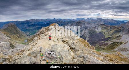 Figure of San Francisco Javier and a model of his castle, Mesa de los Tres Reyes , Hiru Errege Mahaia, 2442 meters, Parque natural de los Valles Occidentales, Huesca, cordillera de los pirineos, Spain, Europe. Stock Photo