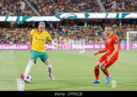 Adelaide Oval, Adelaide, Australia 10th October2024, International, World Cup Qualification, AFC Australia vs China PR,  Socceroo; Lewis MILLER shows some fancy footwork to China PR; Li LEI   Credit; Mark Willoughby/ALAMY Live News Stock Photo