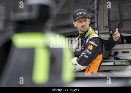 ROMAIN GROSJEAN (77) of Geneva, Switzerland prepares for the 108th Running of the Indianapolis 500 at the Indianapolis Motor Speedway in Speedway, IN Stock Photo