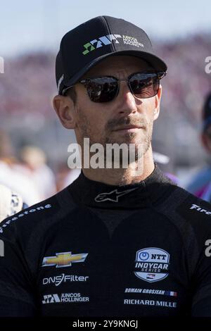 NTT INDYCAR SERIES driver, ROMAIN GROSJEAN (77) (SWE) of Geneva, Switzerland stands for the national anthem before the Bommarito Automotive Group 500 Stock Photo