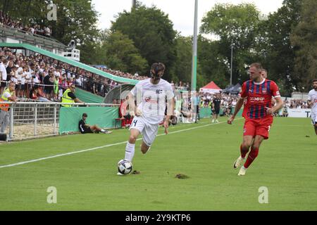 Could only continue playing with a face mask: Tim Zoelle (FC 08 Villingen) in the match for the DFB Cup 2022-23, 1st round: DFB Cup 2024-25, 1st main Stock Photo