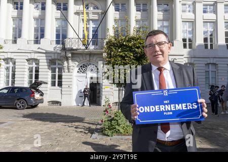 Brussels on Friday 11 October 2024. Brussels, Belgium. 11th Oct, 2024. Voka CEO Hans Maertens pictured during a protest action of Voka, Flanders' Chamber of Commerce and Industry, ahead of the first Minister's council meeting of the new Flemish Government, in Brussels on Friday 11 October 2024. BELGA PHOTO NICOLAS MAETERLINCK Credit: Belga News Agency/Alamy Live News Stock Photo