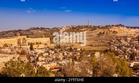 Jerusalem - Outlook from Mount of Olives to old city at dusk Stock ...