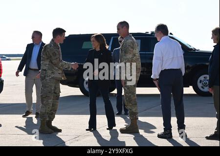 Charlotte, United States. 05 October, 2024. U.S Vice President Kamala Harris, greets local officials leading the relief and recovery efforts in the aftermath of Hurricane Helene on arrival to Charlotte-Douglas International Airport, October 5, 2024 in Charlotte, North Carolina.  Credit: TSgt. Juan Paz/US Air Force Photo/Alamy Live News Stock Photo