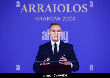 Krakow, Poland. 11th Oct, 2024. President of Poland Andrzej Duda speaks at the press conference during the Arraiolos Group meeting pose for a family photo at the courtyard of the Wawel Royal Castle in Krakow, Poland, on October 11, 2024. (Credit Image: © Beata Zawrzel/ZUMA Press Wire) EDITORIAL USAGE ONLY! Not for Commercial USAGE! Stock Photo