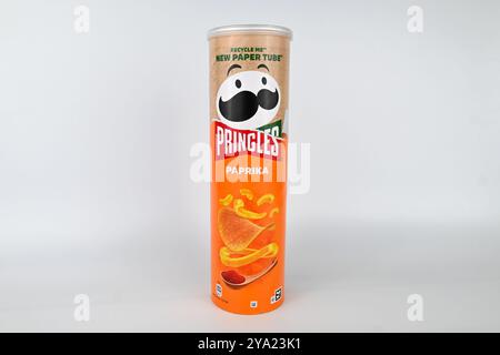 Pringles Paprika Sharing Crisps – Wales, UK – 09 October 2024 Stock Photo