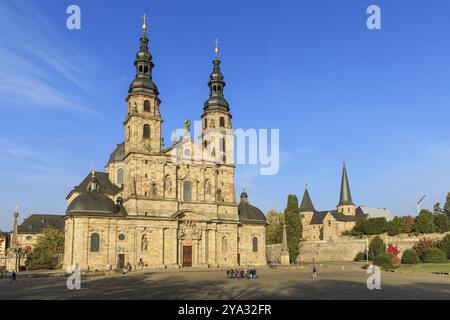 St Salvator's Cathedral in Fulda, Hesse. Fulda Cathedral is the most important Baroque church in Hesse. Next to it is the pre-Romanesque Carolingian S Stock Photo