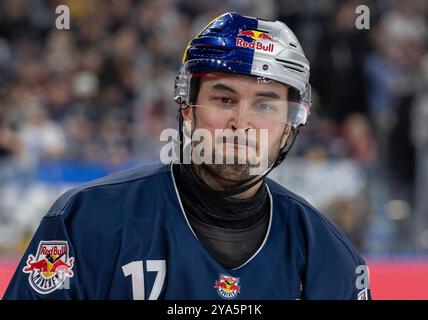 Taro Hirose (EHC Red Bull Muenchen, #17) beim Warmup GER, EHC Red Bull ...