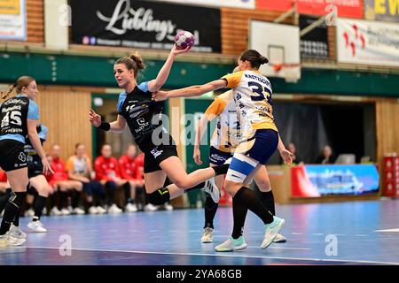 Lucie-Marie Kretzschmar (33 HSG Bensheim-Auerbach) with her medal after ...