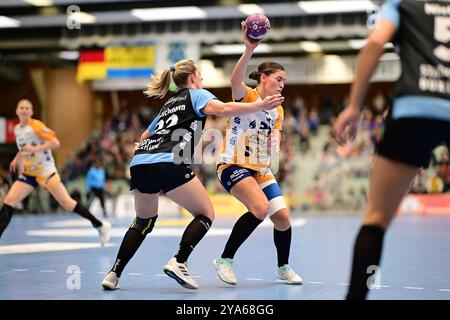 Lucie-Marie Kretzschmar (33 HSG Bensheim-Auerbach) with her medal after ...