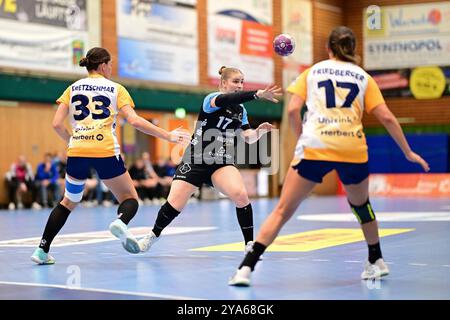 Lucie-Marie Kretzschmar (33 HSG Bensheim-Auerbach) with her medal after ...