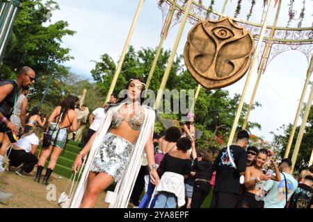 Itu, Sao Paulo, Brasil. 12th Oct, 2024. ITU (SP), 10/12/2024 - ENTERTAINMENT/FESTIVAL/TOMORROWLAND - The second day of Tomorrowland Brasil has good weather, lots of sun and heat for the public that already fills the Maeda farm in Itu in the interior of Sao Paulo. (Foto: Leandro Chemalle/Thenews2/Zumapress) (Credit Image: © Leandro Chemalle/TheNEWS2 via ZUMA Press Wire) EDITORIAL USAGE ONLY! Not for Commercial USAGE! Stock Photo