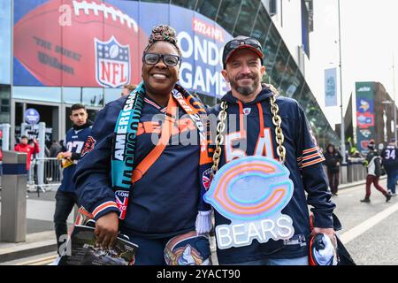 Chicago Bears fans arrives ahead of the Week 6 match Chicago Bears vs Jacksonville Jaguars at Tottenham Hotspur Stadium, London, United Kingdom, 13th October 2024  (Photo by Craig Thomas/News Images) Stock Photo